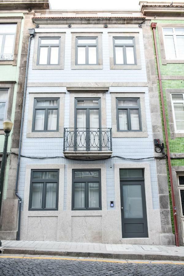Peaceful & Cozy Studio W/ Balcony Porto Luaran gambar