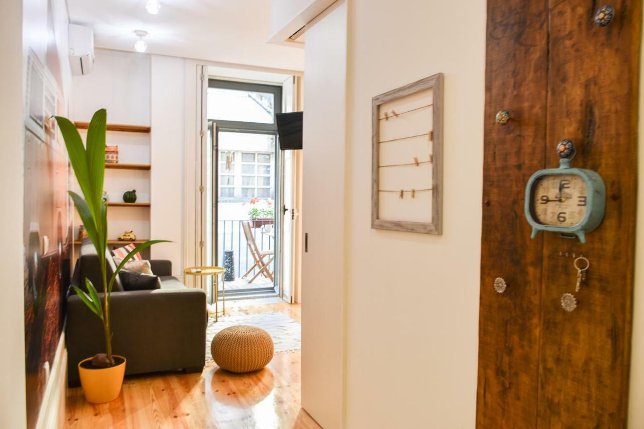 Peaceful & Cozy Studio W/ Balcony Porto Luaran gambar