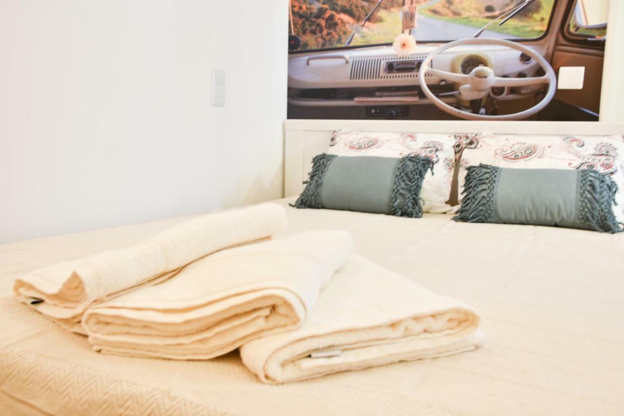 Peaceful & Cozy Studio W/ Balcony Porto Luaran gambar