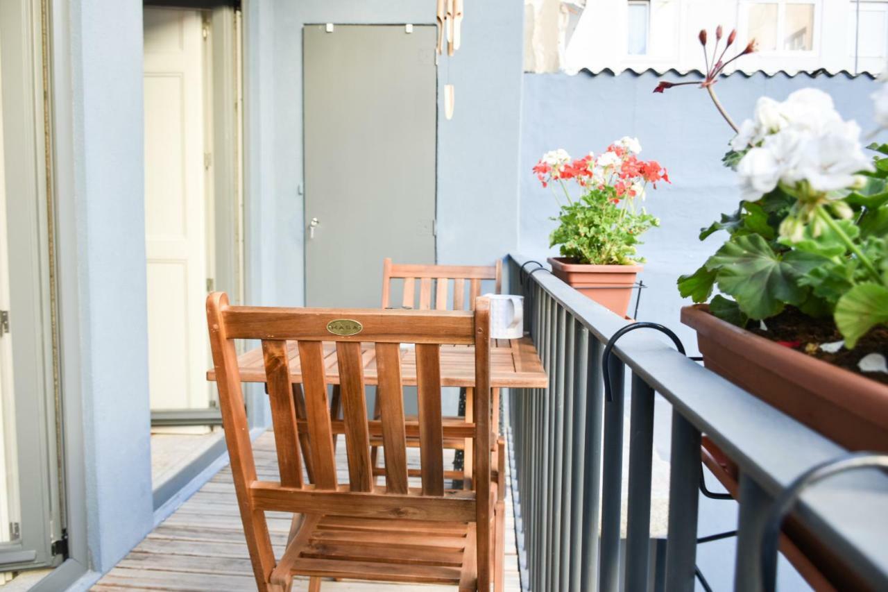 Peaceful & Cozy Studio W/ Balcony Porto Luaran gambar